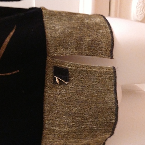 K.D. Spring black and print velour top Sz M 🎁 - Picture 3 of 7